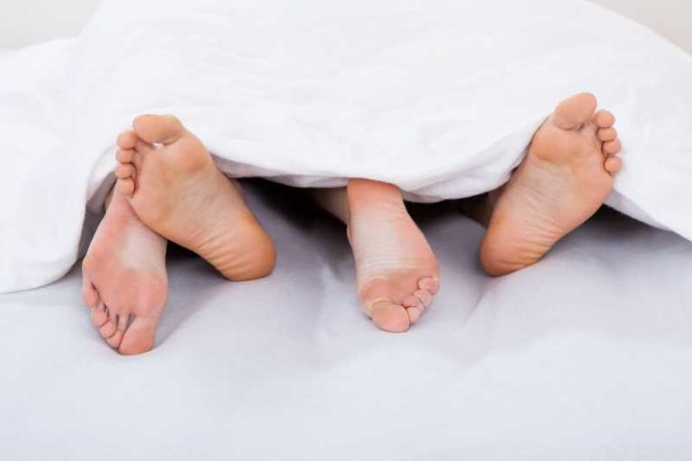 8 Painfully Embarrassing Things That Happen When You ‘Shake The Sheets’